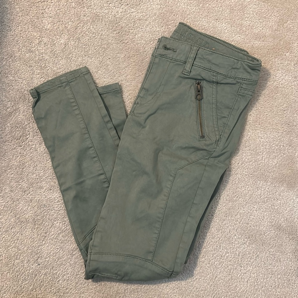 AMERICAN EAGLE Pants Super Soft In Sage Green